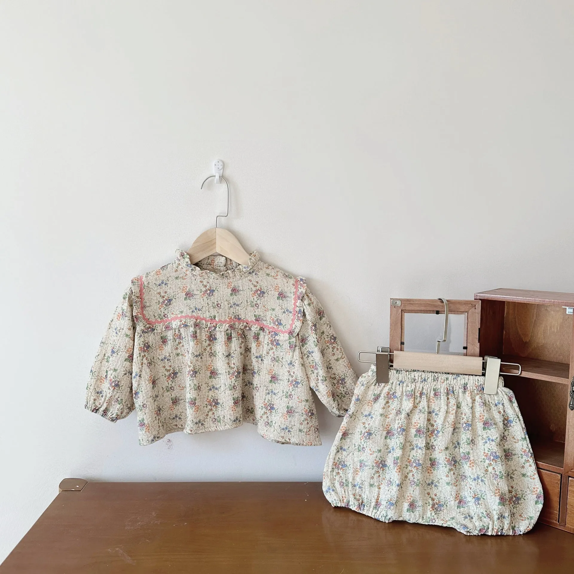 Baby Girls 2-Piece Set: Floral Print Top and Shorts - Wholesale (Item #240301133)