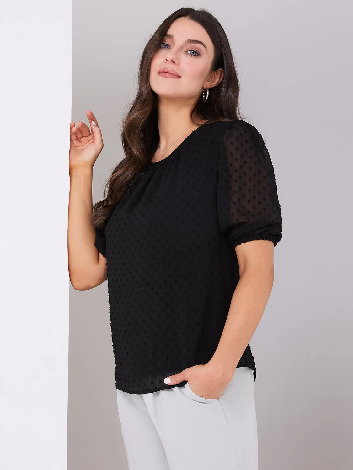 Clip Dot Short Sleeve Blouse