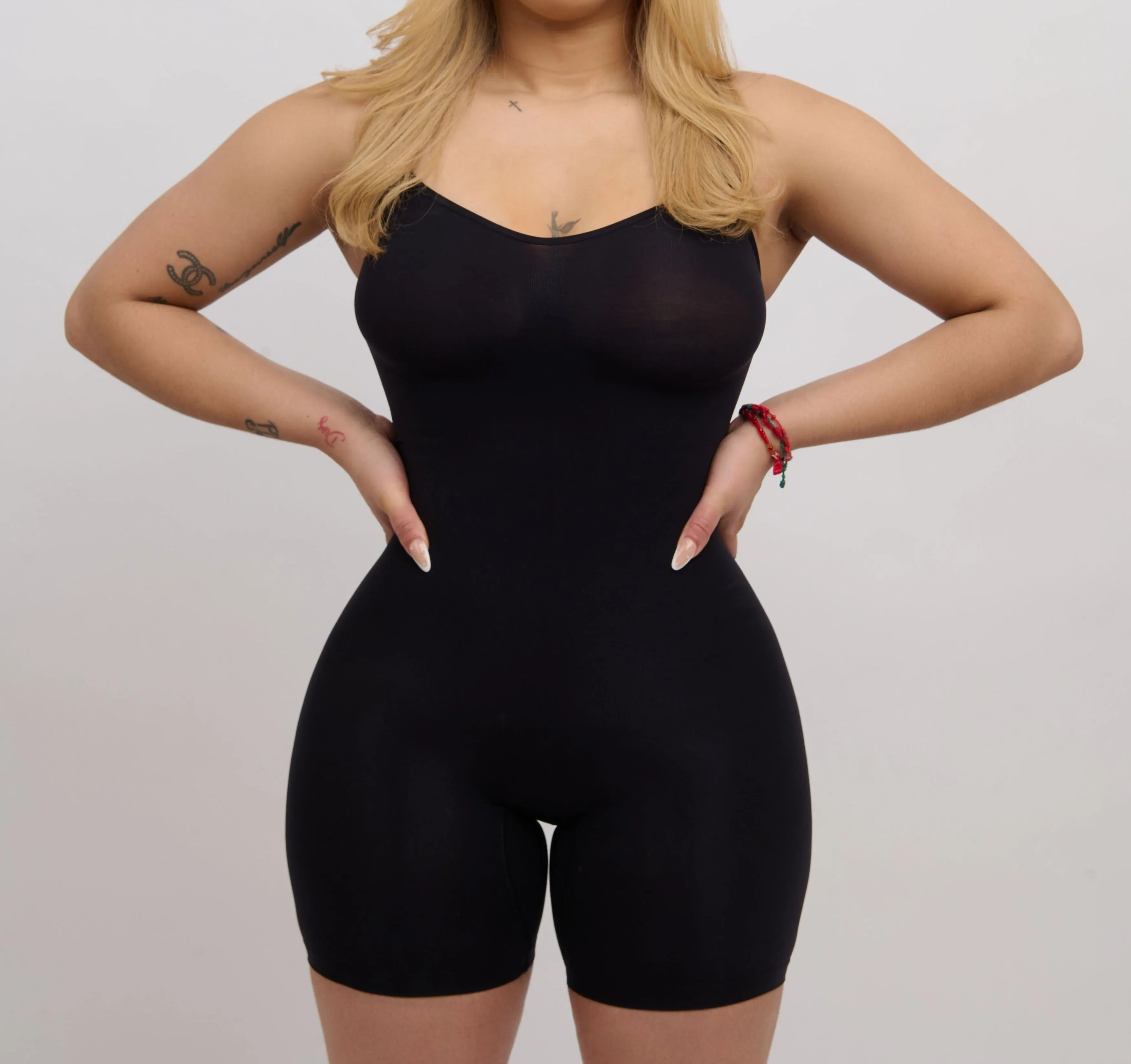 Oleidi Sculpting Bodysuit Mid Thigh W. Open Gusset - Black