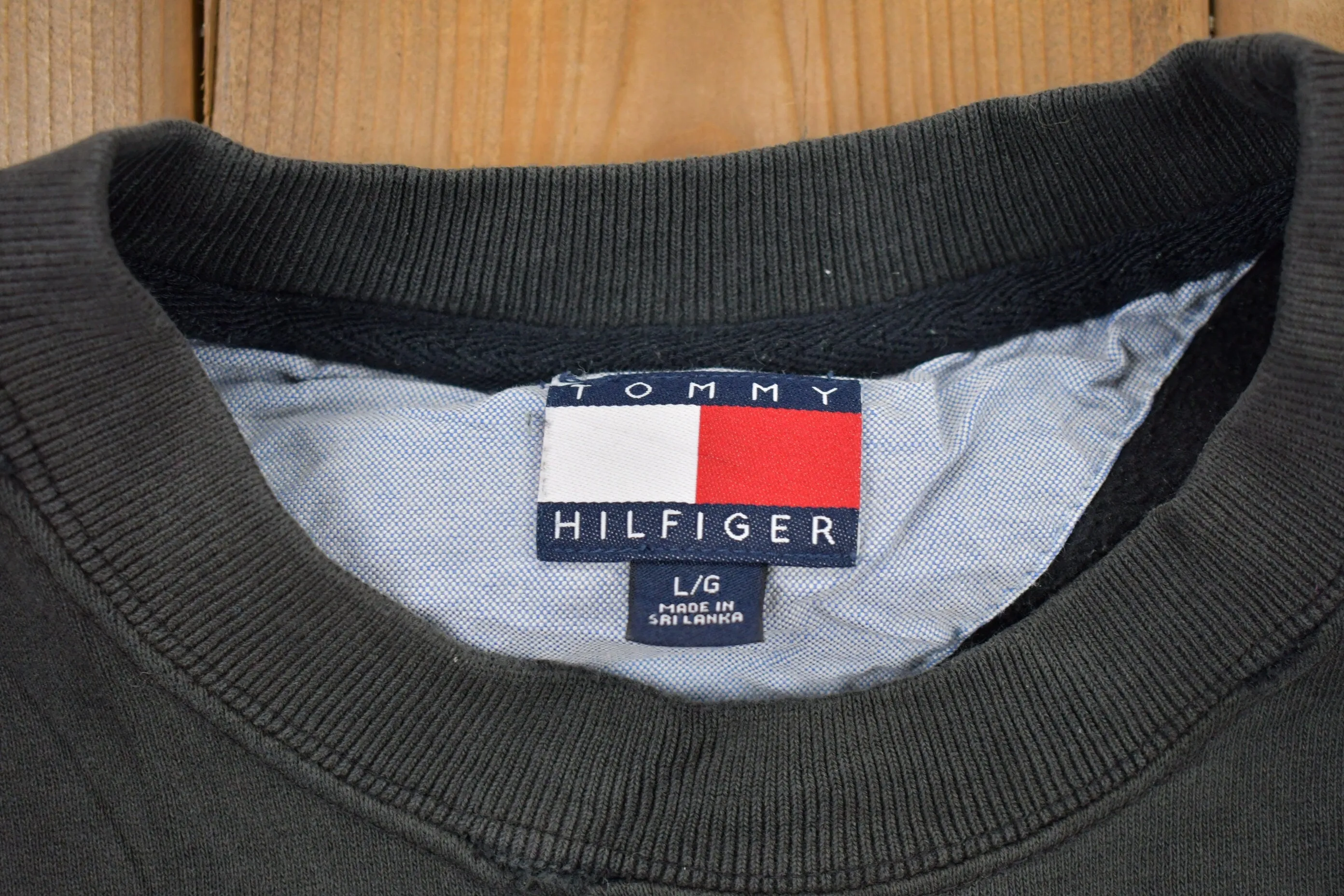 Vintage 1990s Tommy Hilfiger Crewneck Sweatshirt / 90s Crewneck / Souvenir / Athleisure / Streetwear / Pullover / 90s Tommy Hilfiger