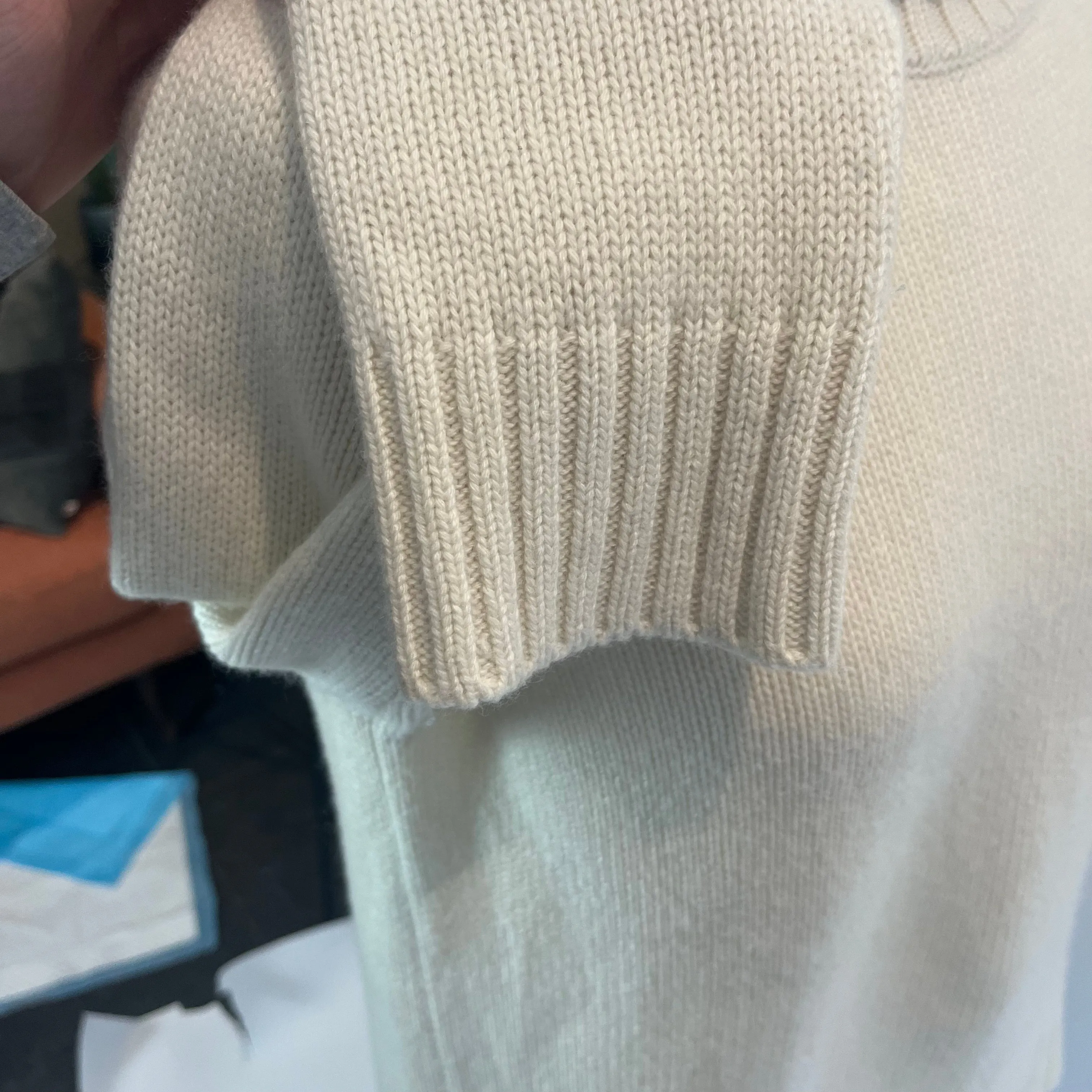 Weekend Max Mara Cream Thick Cashmere Sweater M